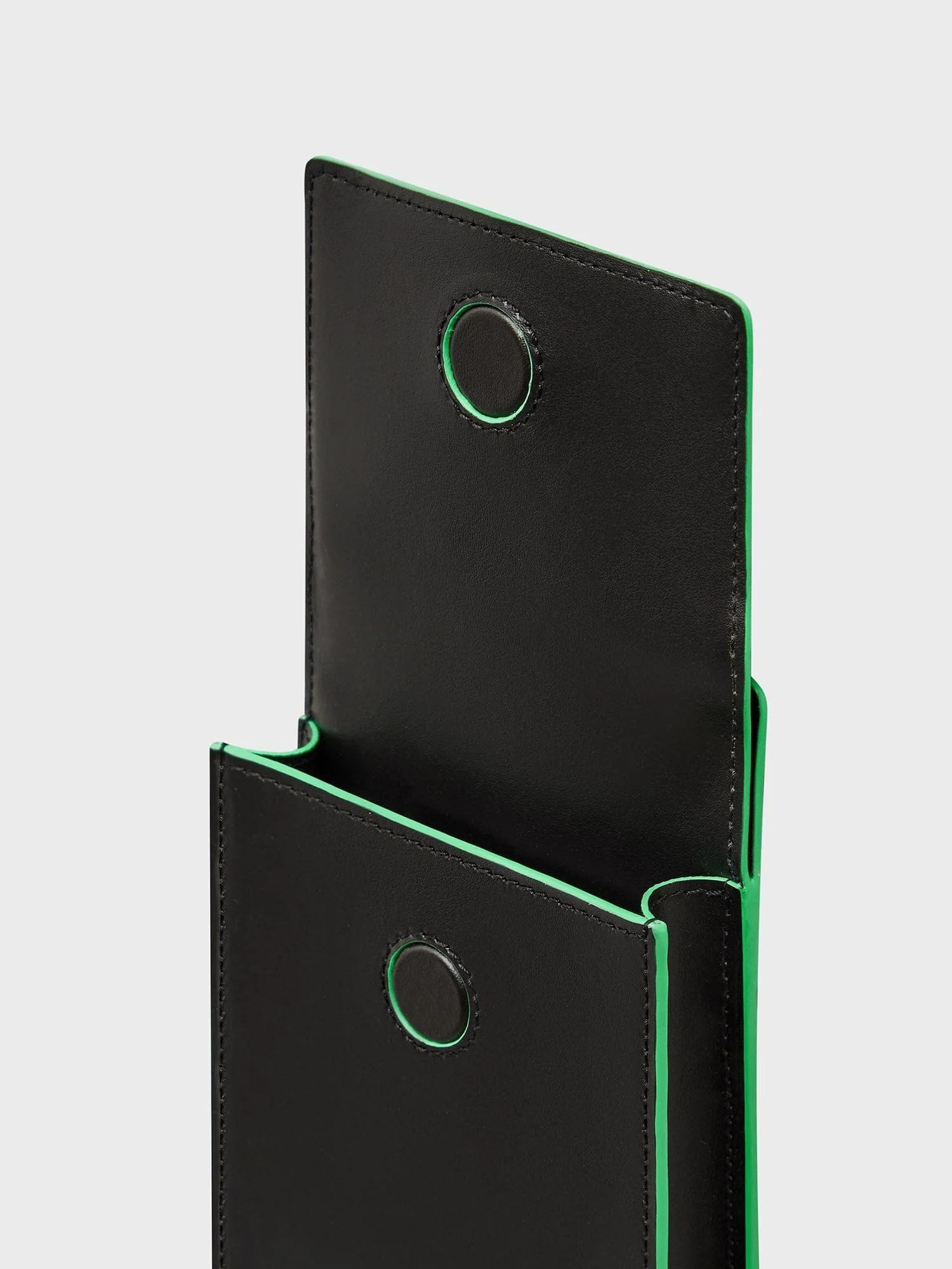 Biobased Passport Holder—jade green - Image 3